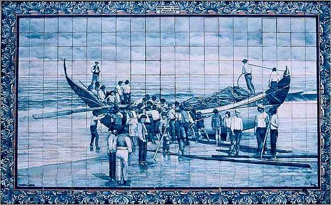 Painel de azulejos existente na estao dos Caminhos de Ferro de Aveiro.