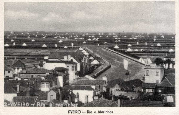 N. 81 - AVEIRO-Portugal Ria e Marinhas - Editor Revista Latina - S/D - Dimenses: 14x9 cm. - Col. R. Gaspar.