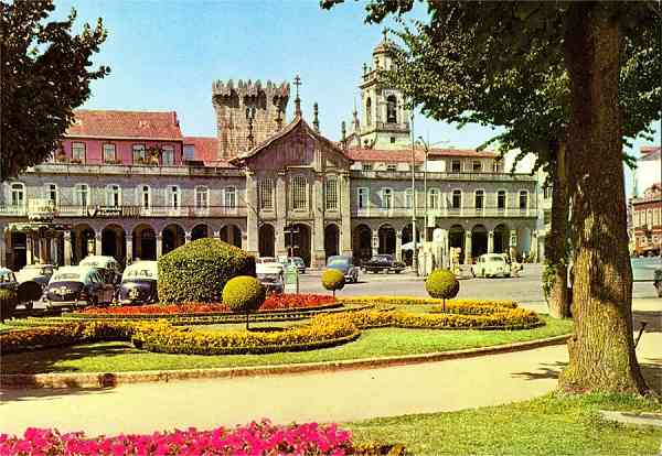 N 72 - BRAGA-Portugal - Biblioteca Municipal e Jardim de St Brbara - Edio Centro de Caridade Nossa Senhora do Perptuo Socorro, Porto - Fotografia cedida pela TAP - S/D - Dimenses: 14,9x10,4 cm. - Circulado em 22/01/1968 - Col. Graa Maia