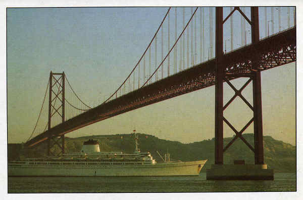 N. 220 - LISBOA - Portugal  Ponte sobre o Tejo - Ed. MARGRAPE - S/D - Dimenses: 15x10 cm - Col. Mrio F. Silva.