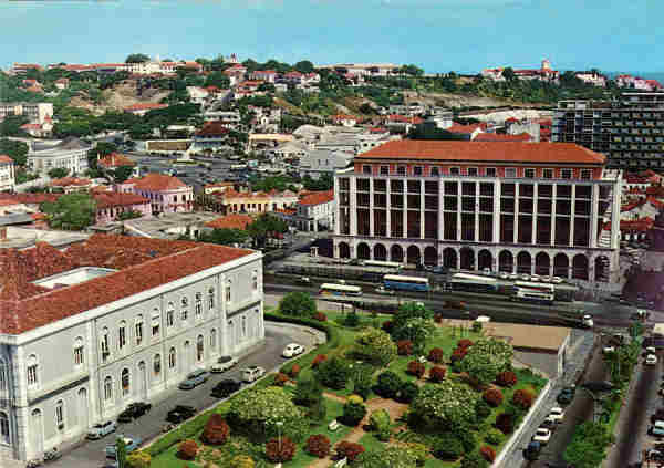 N. 15 - LUANDA - Largo do Almirante Batista de Andrade (MUTAMBA) - Ed. Elmar - Dim. 14,9x10,4 cm - Col. Manuel Costa Marreiros 1972.