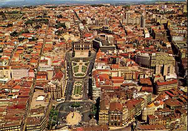 N. 530 - PORTO-PORTUGAL: Avenida dos Aliados e Cmara Municipal - Edio do Centro de Caridade N Sr do Perptuo Socorro, Porto - S/D - Dimenses: 15x10,5 cm. - Col. Ftima Bia.