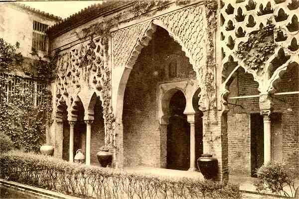 S/N - Sevilla: Real Alczar. Patio del Yeso - Edio J. B. G. 1929 - Dimenses: 13,7x9,1 cm. - Col. Ftima Bia. 