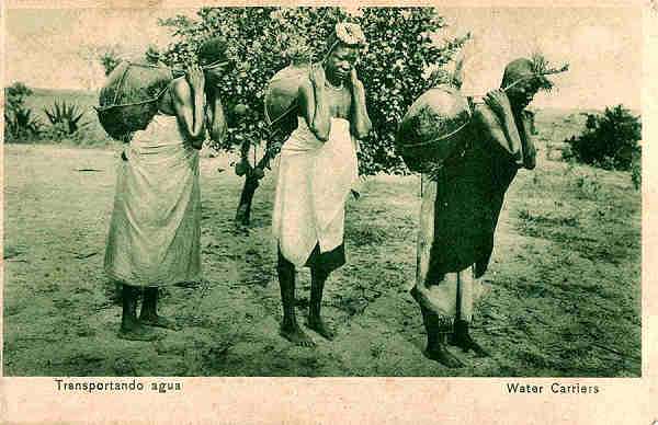 S/N - Transportando agua - Edio da Casa 31 de Janeiro, Loanda - S/D - Dimenses: 13,9x9 cm. - Col. Carneiro da Silva (Circulado em 1936)