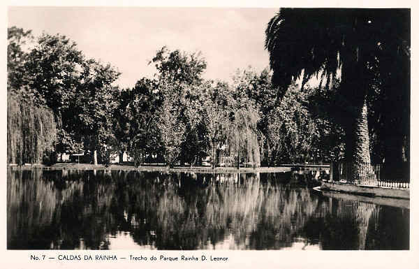 N. 7 - CALDAS DA RAINHA-Trecho do parque Rainha D. Leonor - Editor Havaneza, Caldas da Rainha (Editado em 1952) - Dimenses: 14x9 cm. - Col. Miguel Chaby.