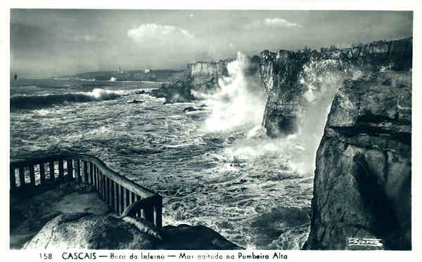 N 158 - Cascais. Boca do Inferno. Mar agitado na Pombeira alta - Ed. Passaporte 'LOTY' ( c. 1960) - SD - Dim. 14x9 cm. - Col. A. Monge da Silva