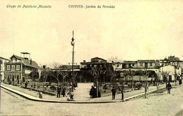 S/N - Chaves: Jardim da Avenida - Edio da Papelaria Mesquita - S/D - Dimenses: 13,7x8,7 cm. - Col. Aurlio Dinis Marta. [Union Postale Universelle]