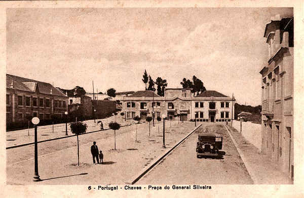 N. 6 - Portugal-Chaves-Praa do General Silveira - Edio da Sociedade de Defeza e Propaganda de Chaves - Clich de Fotografia Alves, Chaves - S/D - Dimenses: 14x9 cm. - Col. Carneiro da Silva (Circulado em 07/09/1934)