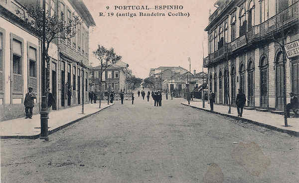 N 9 - Portugal. Espinho. Rua19 (Antiga Rua Bandeira Coelho) - Edio annima de cerca de 1912 - Dim. 14x9 cm - Col.Miguel Chaby