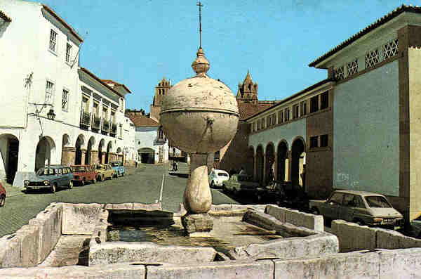 N. 1012 - vora Largo das Portas de Moura - Ed. Centro de Caridade N S do Perptuo Socorro - Dimenses 14,9x10 cm. - Col. Mrio F. Silva.