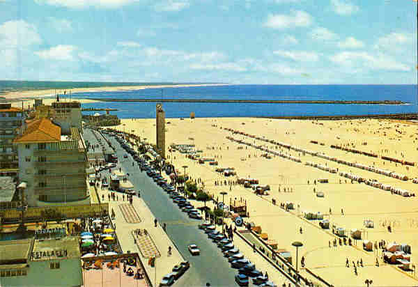 N. 489 - FIGUEIRA DA FOZ-PORTUGAL Vista parcial da praia e entrada do porto - Edio Centro de Caridade "Nossa Senhora do Perptuo Socorro", Porto - S/D - Dimenses: 14,85x10,2cm. - Col. HJCO (Circulado em 1968)