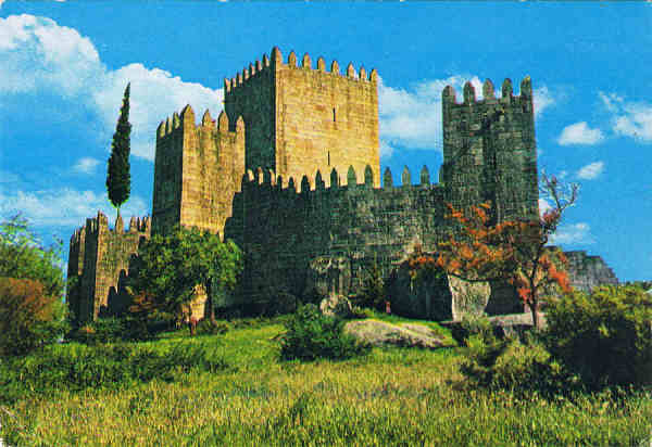 N. 193 - GUIMARES - PORTUGAL  Castelo - Ed. Centro de Caridade "N. Sr. do Perptuo Socorro" - PORTO - SD - Dim. 14,7x10,1 cm - Col. Manuel Bia (1969)