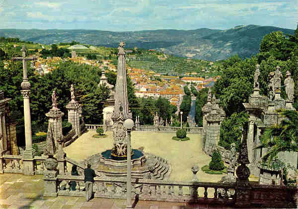 N. 561 - LAMEGO-Portugal: Santurio de N. S. dos Remdios - Edio Papelaria e Livraria Acadmica, Lamego - S/D - (Circulado em 1966) - Dimenses: 14,9x10,5 cm. - Col. HJCO