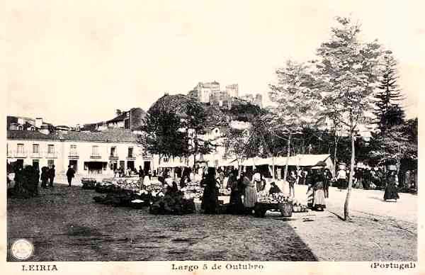 S/N - LEIRIA-Largo 5 de Outubro-(Portugal) - Edio Adelino Pereira, Figueira da Foz - S/D - Dimenses: 14x9 cm. - Col. R. Gaspar.