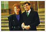 N. A32 - The engagement of H.R.H. Prince Andrew and Miss Sarah Ferguson - Ed. Thomas & Benacci Ltd.-LONDON - Tel. (01)4032835 Printed in Italy - SD - Dim. 14,8x10,4 cm - Col. Manuel Bia (1986)