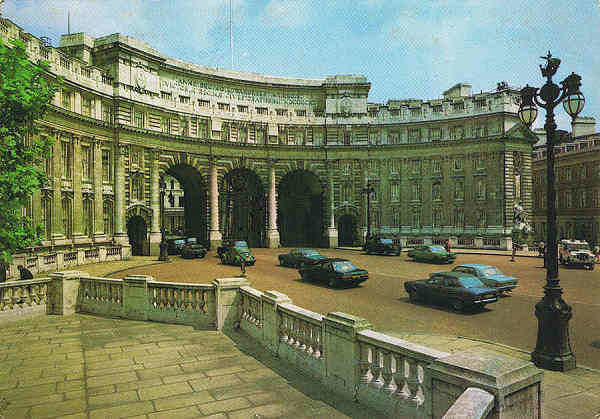 N. L16 - LONDON - Admiralty Arch - Ed. Thomas & Benacci Ltd. LONDON - Tel. (01)4032835 Printed in Italy - SD - Dim. 14,9x10,5 cm - Col. Manuel Bia (1986)