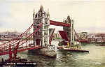 A331 - London, Tower Bridge - Reedio de Valentine & Suns em 1951 - Dim. 13,9x8,8 cm - Col. Amlcar Monge da Silva (cerca de 1925)