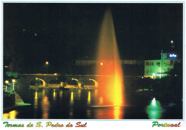 N. 10 - TERMAS DE S. PEDRO DO SUL  Vista nocturna da fonte aqutica e Ponte sobre o Rio Vouga  Regio de Lafes PORTUGAL - Ed. GRAFIPOST - Editores e Artes Grficas, Lda. - Tel. 214 985 760 Edio IDALIVROS Termas de S. Pedro do Sul Tel. 232 71 29 78 - SD . Dim. 14,9x10,5 cm. - Col. Manuel Bia (2010).