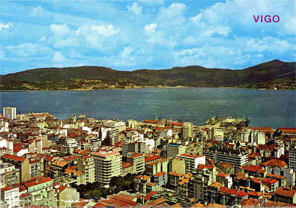 N. 145 - VIGO: Vista panoramica - Edio ARRIBAS, Zaragoza - S/D - Dimenses: 14,9x10,4 cm. - Col. Gaspar Albino (1960).