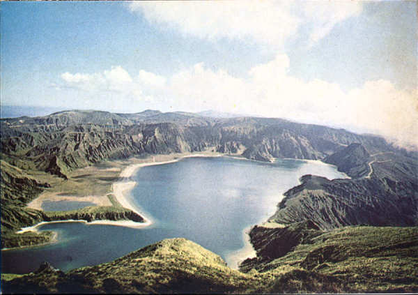 Nº 41 - SÃO MIGUEL. Lagoa do Fogo - Edição Fotografia Nóbrega - SD - Dim. 15x10,3 cm - Col. A. Monge da Silva (cerca de 1967)