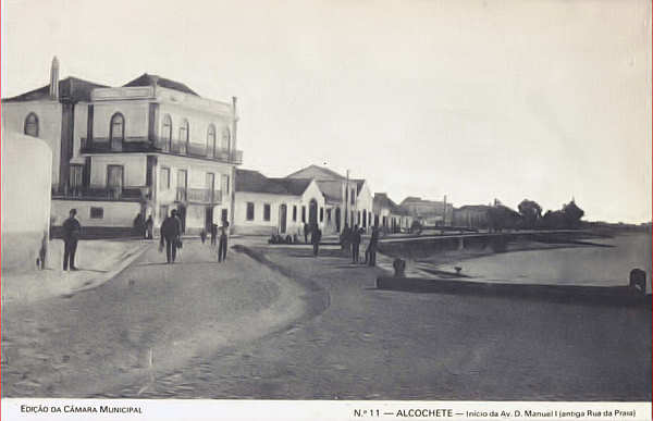 N 11 - ALCOCHETE.  Incio da Avenida D. Manuel I - Edio da Cmara Municipal de Alcochete (1993) - Dim. 14x9,1 cm - Col. Amlcar Monge da Silva