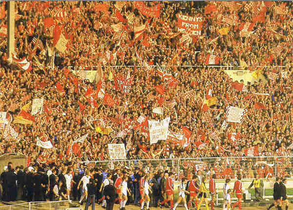 SN - Wembley. Teams emerge from the Wembley Tunnel for the 1978 European Cup Final in front of a capacity crowd - Ed. Wembley Stadium Limited Wembley HA9 ODW Copyright Wembley Stadium Limited 1981. - Dim. 14,8x10,5 cm - Col. Manuel Bia (1986).