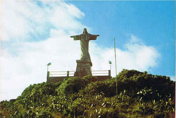 N. 8 - MADEIRA Cristo Rei - Ponta do Garajau - Ed. CARVO, MARTINS & SILVA, LDA SUCRS FUNCHAL LITO OF. ARTISTAS REUNIDOS-PORTO - SD - Dim. 14,9x10,3 cm. - Col. Manuel e Ftima Bia (1975).