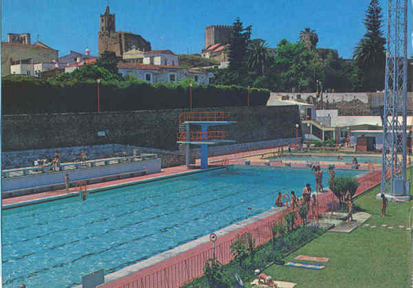 N 12 - MOURA. Piscina Municipal - Edio Cmara Municipal de Moura (1980) - Dim. 15x10,5 cm - Col. A. Monge da Silva