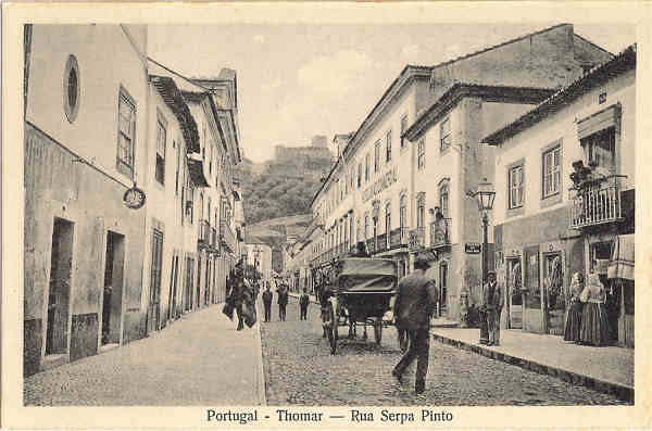 N 29 - Portugal-Thomar  Rua Serpa Pinto - Edio da Loja do Barateiro - SD -  Dim. 9x14 cm - Col. Jaime da Silva (Circulado em 1928)