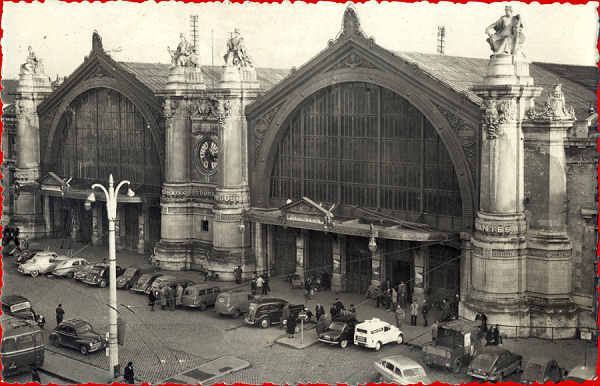 SN - Tours (Indre-&-Loire), A Gare - Edit Augnain & Bernard,Tours - SD - Dim. - 13,7x8,7 cm - Col. Amlcar Monge da Silva (C. 1950)