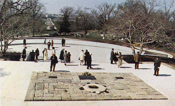 SN - Grave of John F. Kennedy - Edio annima - Dim. 14x8,9 cm - Col. Amlcar Monge da Silva (c. 1970)