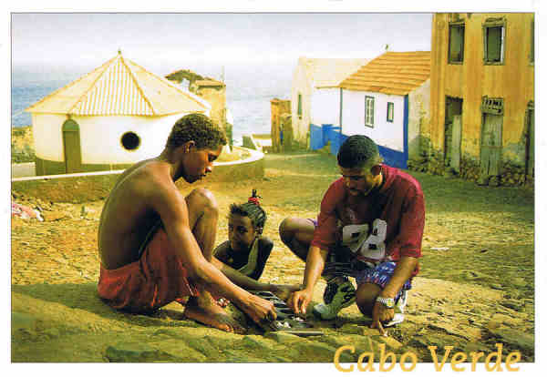 N. 49 - Imagens de Cabo Verde. Ilha de S. Nicolau/Jogo de Uril - Ed. SODADE * Berlin - St Maria * sodade@t-online.de Foto: Marit Roloff Atanazio - SD - Dim. 16,2x11,4 cm - Col. Manuel Bia (2011)