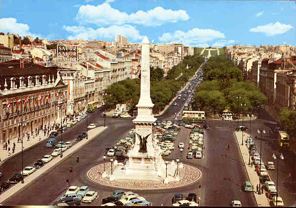 N 185 - Lisboa. Praa dos Restauradores e Avenida da Liberdade - Coleco Dlia - SD - Dim. 105x150 mm - Col. Graa Maia