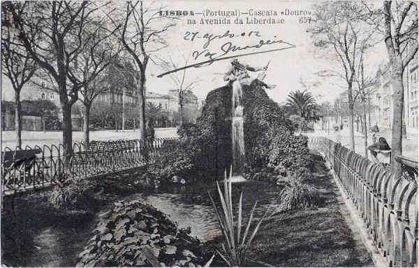 N 657 - Cascada "Douro" na Avenida da Liberdade - Edio Martins & Silva, Praa Luis de Cames 35, Lisboa - Dim. 137x88 mm - Carimbo Postal 04SET1912- Col. A. Monge da Silva (anterior a 1910)