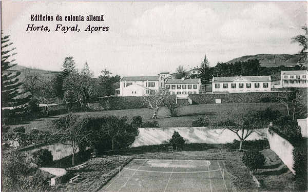 SN - Edificios da colnia allem da Horta - Editor desc - Dim. 137x86 mm - Col. A. Monge da Silva (c. 1910)