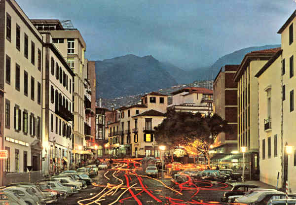 MAD 162/22 - FUNCHAL (Madeira) - O centro da cidade - Ed. Francisco Ribeiro, Rua Nova de S. Pedro, 27 telef. 23930, Funchal - SD - Dim. 148x104 mm - Col. Graa Maia