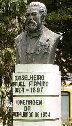 Busto de homenagem a Manuel Firmino, situado no Parque Municipal de Aveiro.