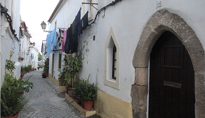 Rua das Beatas, em Elvas. Clicar para ampliar.