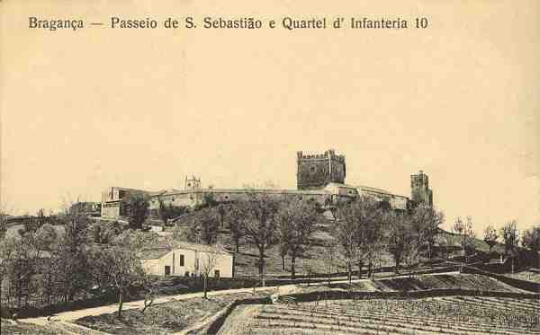 S/N - Bragana-Passeio de S. Sebastio e Quartel d' Infanteria 10 - Edio de Adriano Rodrigues, Bragana - S/D - Dimenses: 13,8x8,6 cm. - Col. Aurlio Dinis Marta.