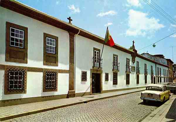 N. 1086 - Bragana: Ministrio da Educao Nacional, Direco-Geral do Ensino Superior e das Belas-Artes Museu do Abade de Baal - Edio Museu do Abade de Baal - Fotografia de Lifer, Porto (Ediciones FISA, Palaudarias, 26, Barcelona) - S/D - Dimenses: 14,9x10,4 cm. - Col. Manuel Bia.