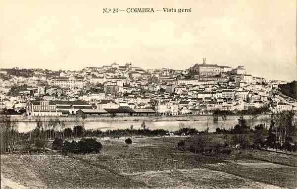 N. 20 - Coimbra: Vista Geral - Edio da Havaneza Central, R. Visconde da Luz, 2 a 6 Coimbra - S/D - Dimenses: 13,7x8,8 cm. - Col. Aurlio Dinis Marta.