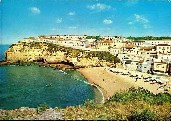 N. 755/131 - ALGARVE-Praia do Carvoeiro - Edio Portugal Turstico - S/D - Dimenses: 14,5x10,3 cm. - Col. HJCO (Circulado em 1968).