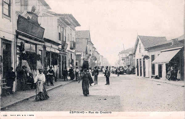 N. 121 - Portugal - Espinho, Rua do Cruzeiro - Editor Emilio Biel - SD - Dim. 14x9 cm. - Col. M. Chaby