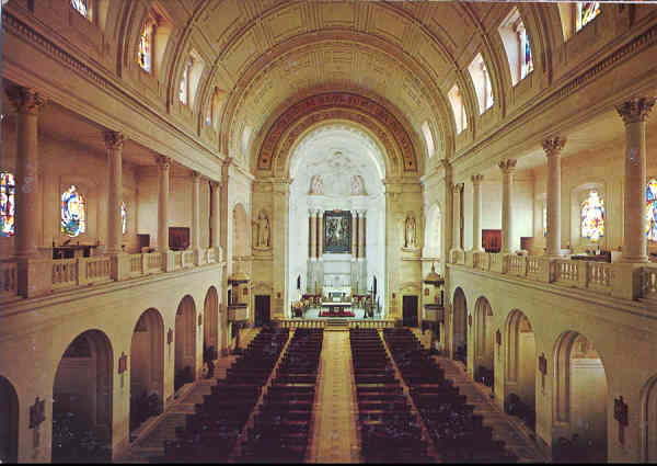 N 390 - FTIMA. Interior da Baslica - Edio Centro de Caridade Nossa Snra do Perptuo Socorro, Porto - SD - Circulado em  1976 - Dim. 14,8x10,3 cm - Col. A. Monge da Silva