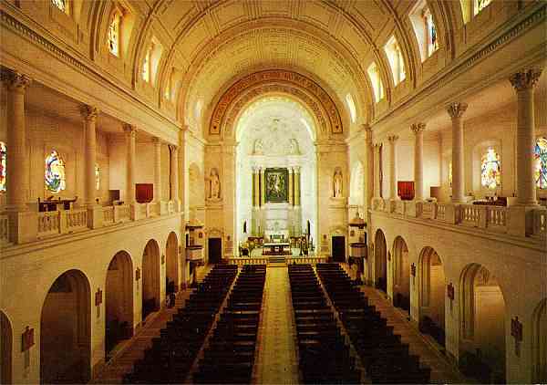 N. 390/A - FTIMA-PORTUGAL Interior da Baslica - Edio do Centro de Caridade "Nossa Senhora do Perptuo Socorro" PORTO - S/D - Dimenses: 14,9x10,5 cm. - Col. Manuel Bia.