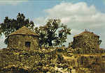 N. 3 Guimares - Portugal - Citnia de Briteiros. Casas redondas reconstrudas por Martins Sarmento - Ed. da SOCIEDADE MARTINS SARMENTO Foto F. Guimares Lito. Nacional-Porto - SD - Dim. 14,9x10,5 cm - Col. Ftima Bia (1985)