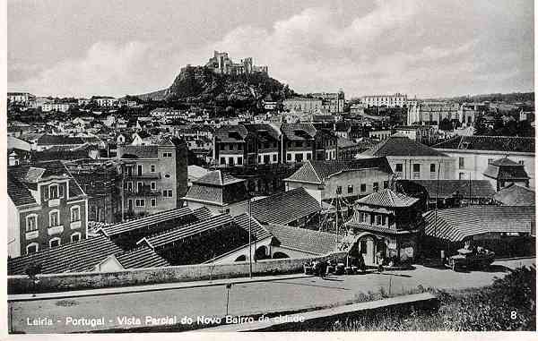 N. 8 - LEIRIA-Portugal-Vista Parcial do Novo Bairro da Cidade - Sem indicao do editor - Dimenses: 14x9 cm. Col. R. Gaspar.