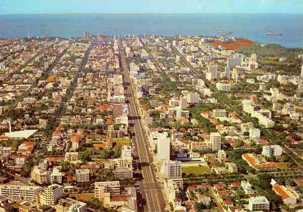 N. 31 - LOURENO MARQUES Vista da Cidade (Alta) - Edio da Livraria Progresso - S/D - Dimenses: 14,95x10,4 cm. - Col. Manuel Bia (1970).