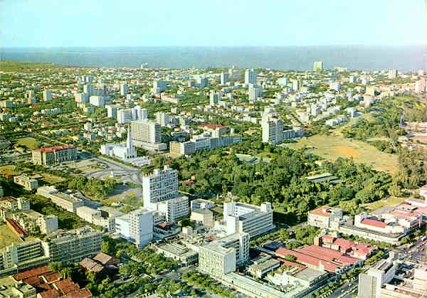 S/N - LOURENO MARQUES Vista Area da Cidade - Edio Casa Bayly, Caixa Postal 185, Lo Marques - S/D - Dimenses: 14,9x10,4 cm. - Col. HJCO (Circulado em 1969).