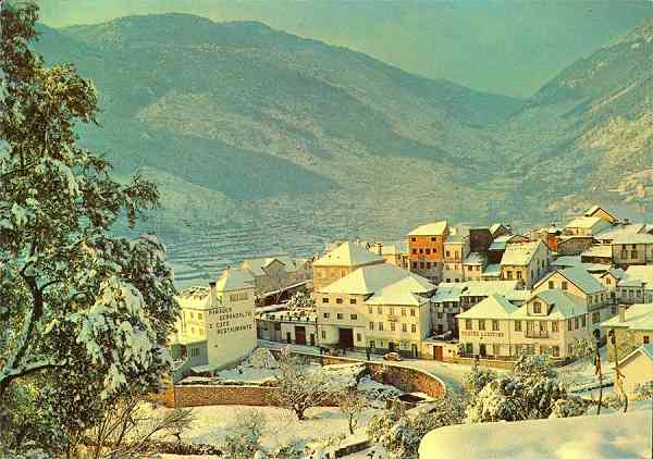 AD 1 - SERRA DA ESTRELA. Vista parcial de Manteigas - Edio FOTO LEITO - S/D - Dimenses: 14,8x10,4 cm. - Col. HJCO (1972)